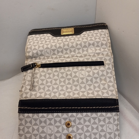 Boc Born Concept Wallet Womans Black & White trifold - Picture 4 of 8